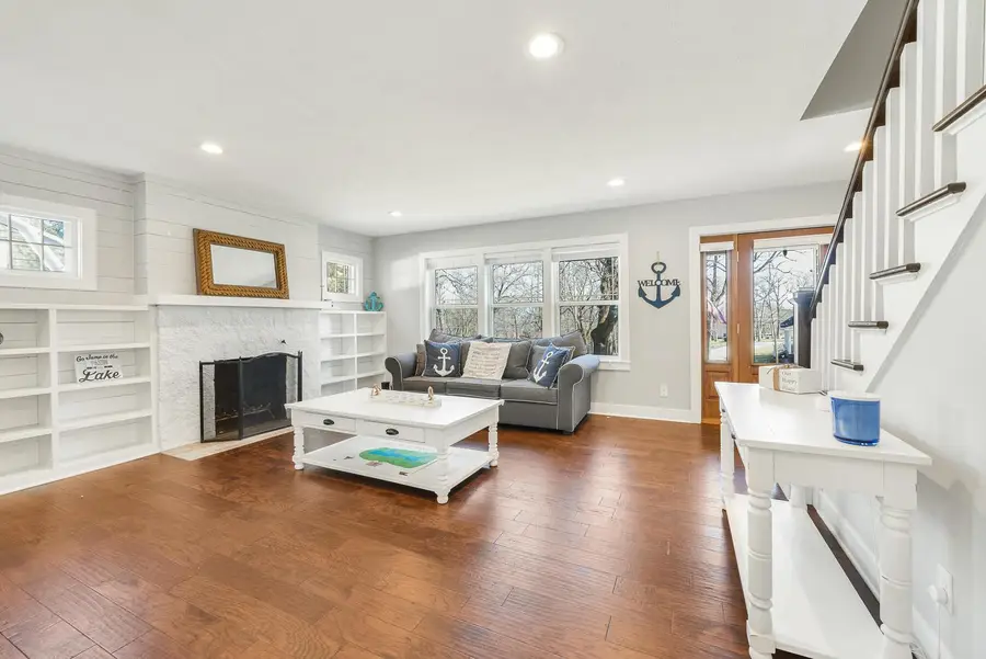 812 Van Slyke Dr, Fontana, WI 53125 - #3