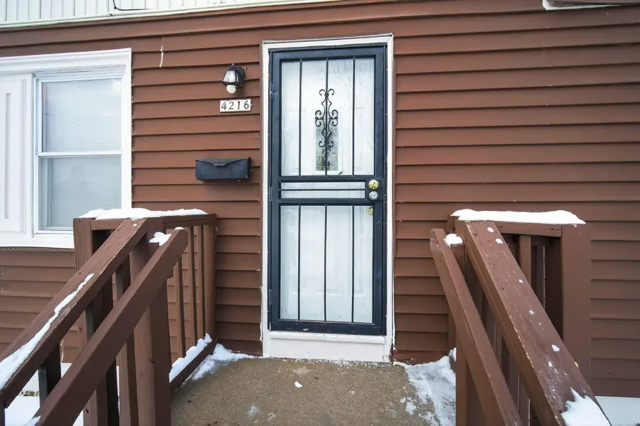 4216 W Sheridan Ave, Milwaukee, WI 53209 - #3