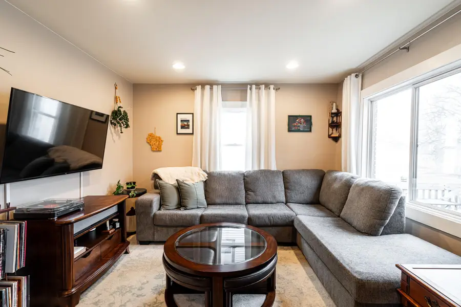 607 S Oak Park Ct, Milwaukee, WI 53214 - #3