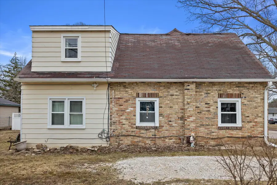 6307 N 104th St, Milwaukee, WI 53225 - #2