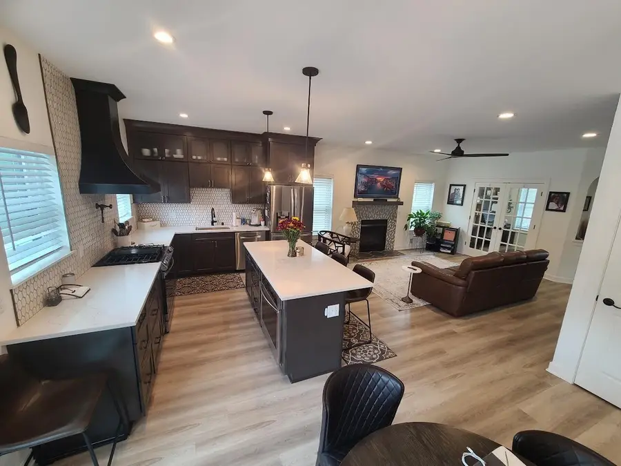 1616 N 21st St, Milwaukee, WI 53205 - #3