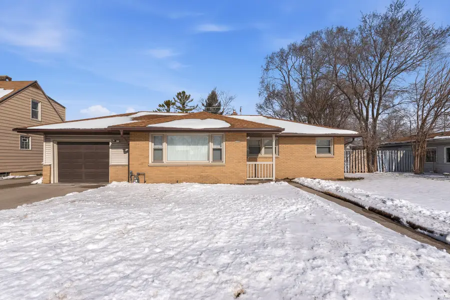 7200 W Grantosa Dr, Milwaukee, WI 53218 - #2