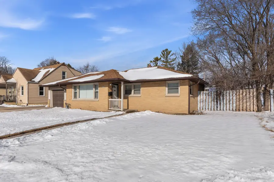 7200 W Grantosa Dr, Milwaukee, WI 53218 - #3