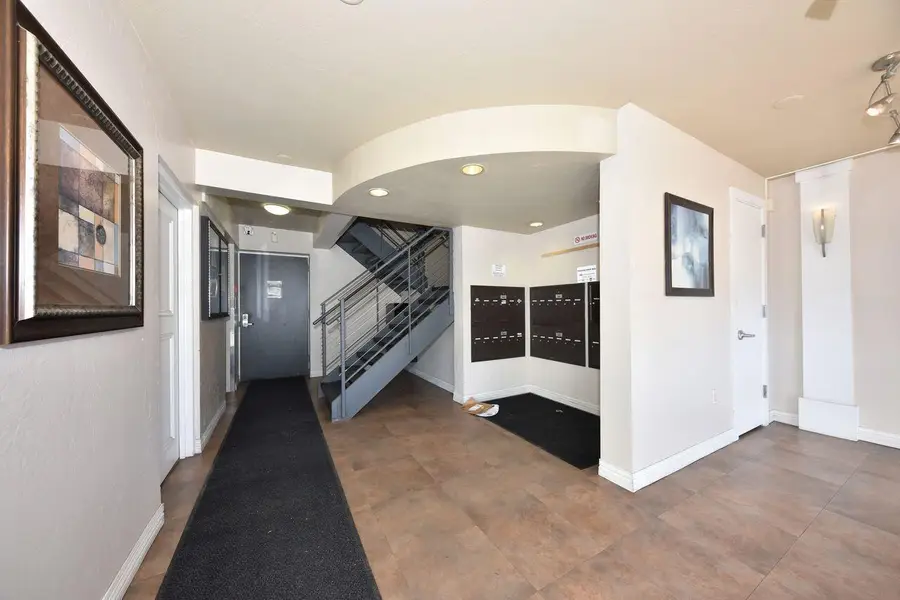 2121 N Cambridge Ave, Milwaukee, WI 53202 - #2