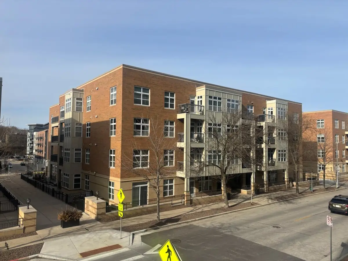 1915 N Water St, Milwaukee, WI 53202 - #1