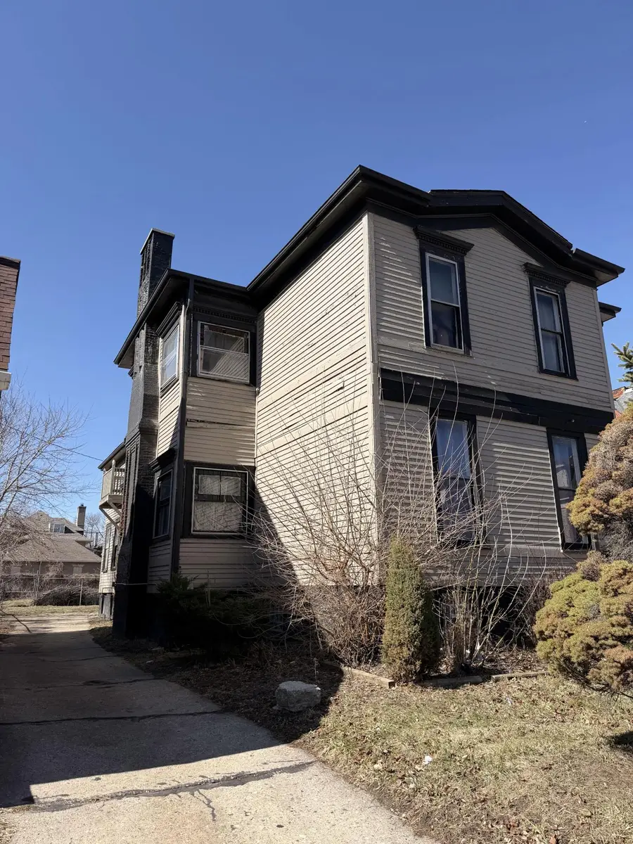743 N 32nd St, Milwaukee, WI 53208 - #2