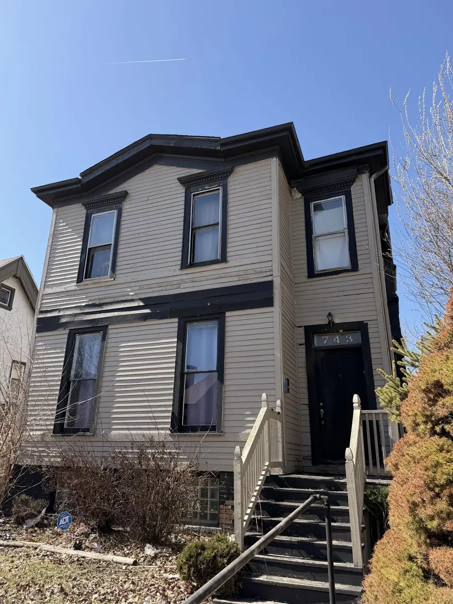 743 N 32nd St, Milwaukee, WI 53208 - #3