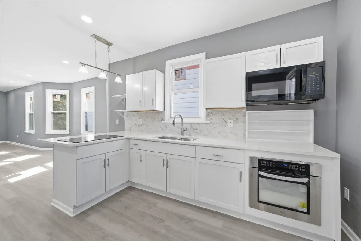 3341 N Richards St, Milwaukee, WI 53212 - #1