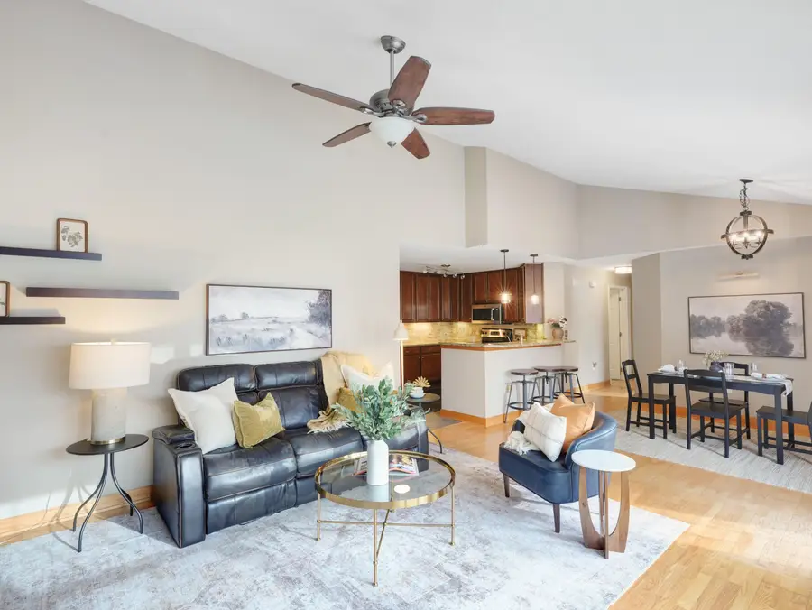 N16W26487 Meadowgrass Cir, Pewaukee, WI 53072 - #2