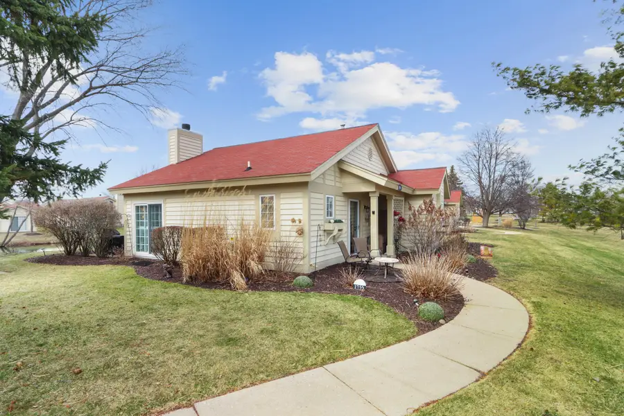 1755 Cottage Dr, Lake Geneva, WI 53147 - #2