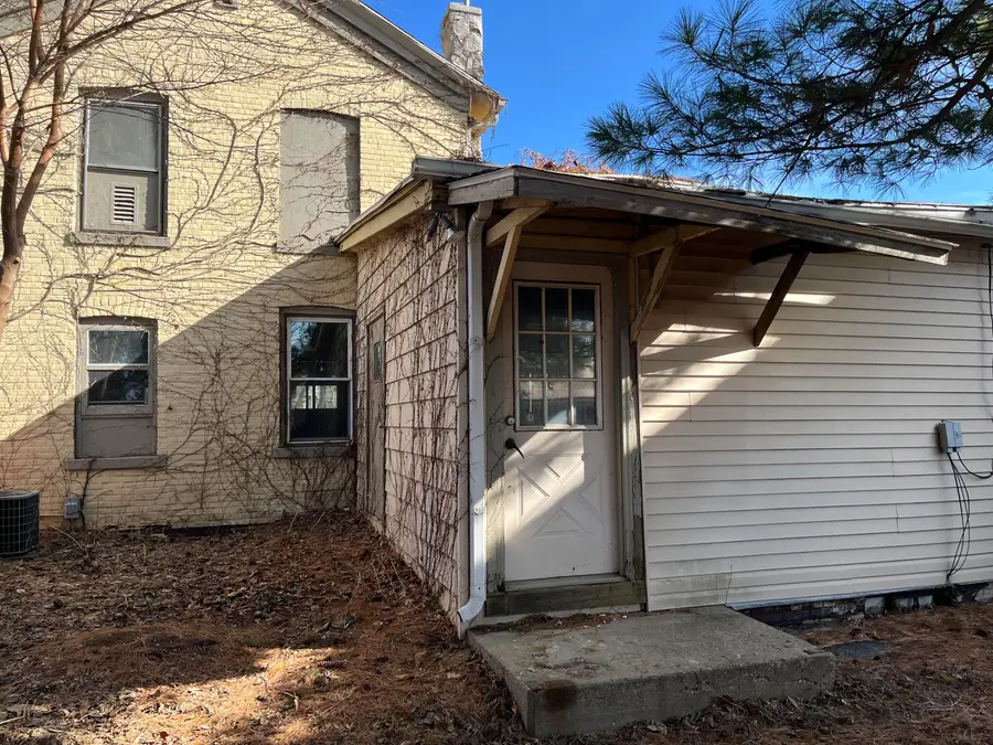 212 N 4th St, Watertown, WI 53094 - #3