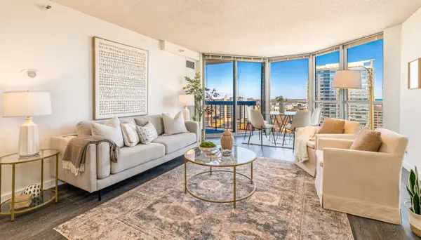 1660 N Prospect Ave, Milwaukee, WI 53202