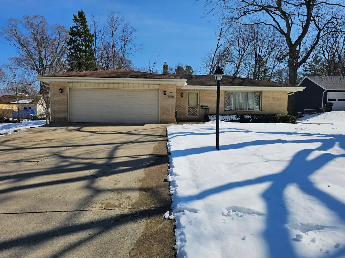744 N 119 St, Wauwatosa, WI 53226 - #1