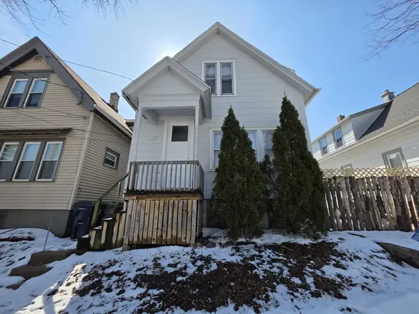 1125 E Clarke St, Milwaukee, WI 53212
