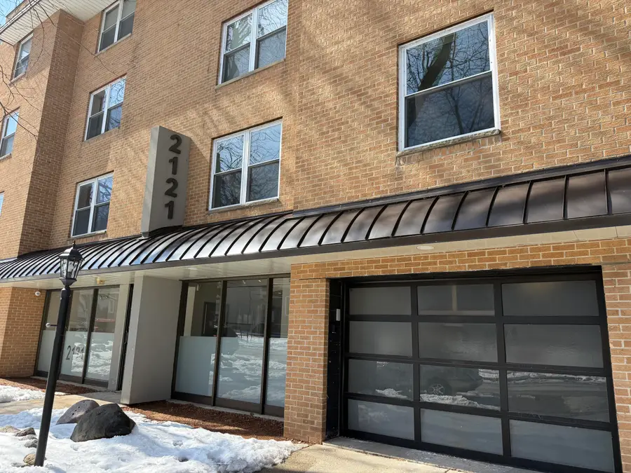 2121 N Cambridge Ave, Milwaukee, WI 53202 - #3