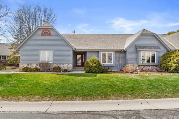 308 King William Ct S, Waukesha, WI 53186