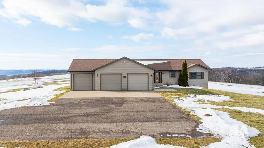 W1660 Maplewood Ln, Belvidere, WI 54610 - #3