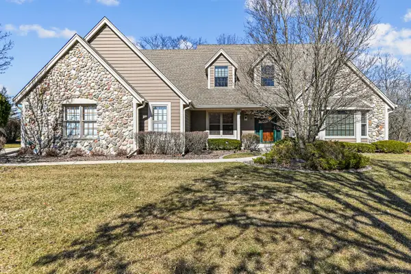 293 Westfield Way, Pewaukee, WI 53072