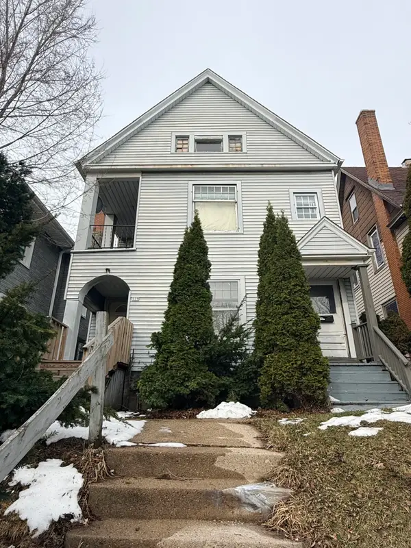 807 S 29th St, Milwaukee, WI 53215