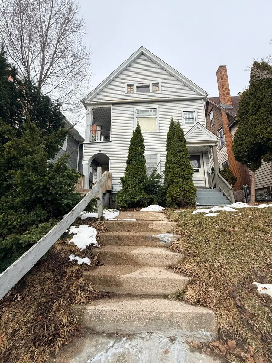 807 S 29th St, Milwaukee, WI 53215 - #2