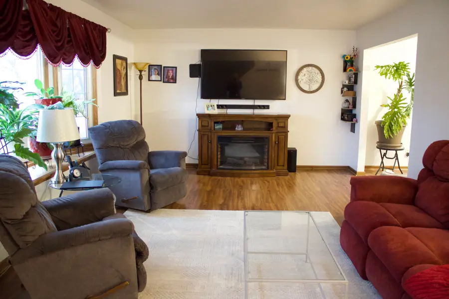 3017 W Ramsey Ave, Greenfield, WI 53221 - #3