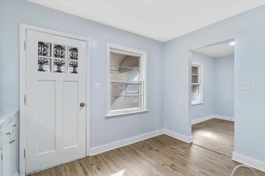 2101 W Fairmount Ave, Milwaukee, WI 53209 - #2