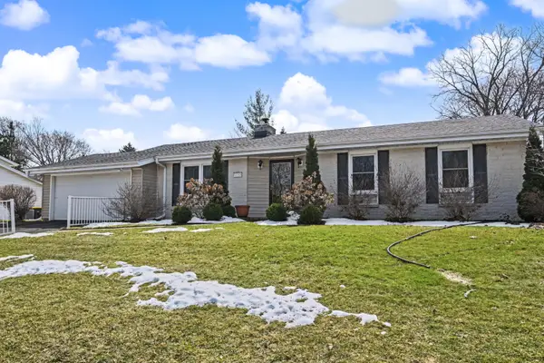 1993 Rambling Rose Rd, Waukesha, WI 53186