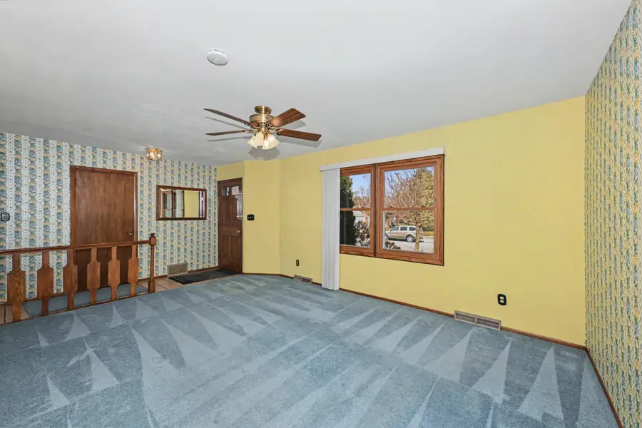 1993 Rambling Rose Rd, Waukesha, WI 53186 - #3