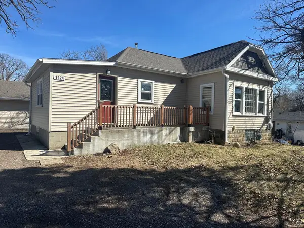 N1224 Clover Rd, Bloomfield, WI 53128