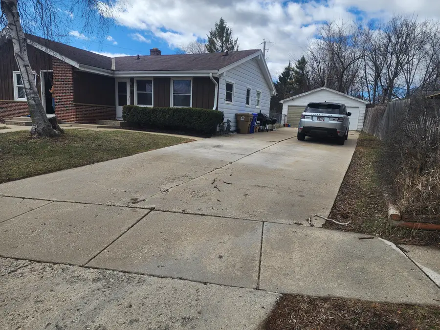 4624 Pershing Blvd, Kenosha, WI 53144 - #2