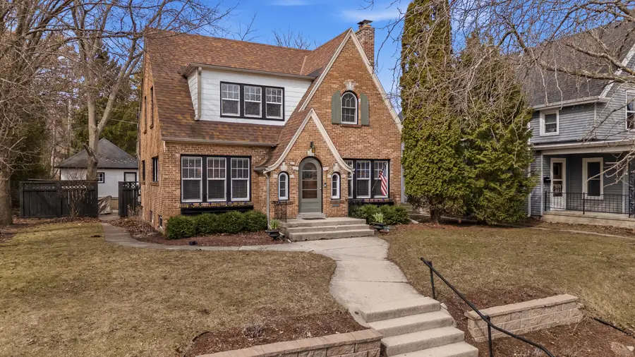 219 S Webster St, Port Washington, WI 53074 - #3