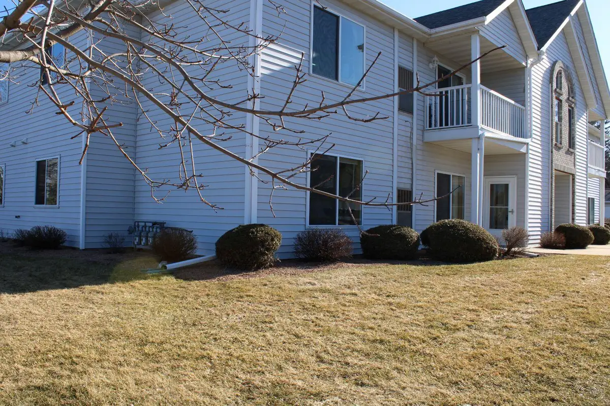 1751 Wildlife Dr, Kewaskum, WI 53040 - #1