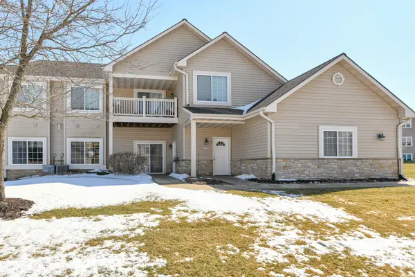 21790 N Weather Edge Cir, Lannon, WI 53046