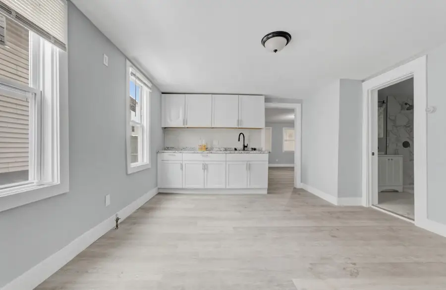 712 S 37th St, Milwaukee, WI 53215 - #3