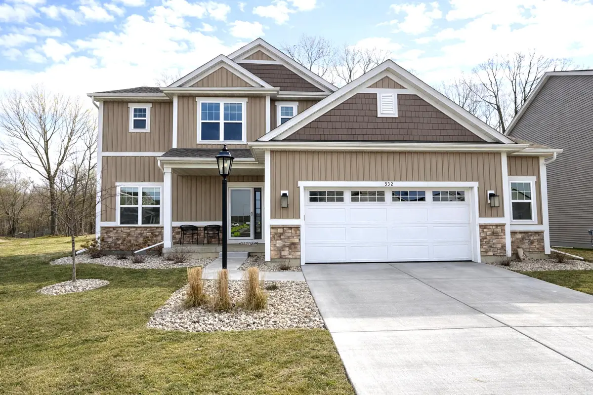 532 Wild Oak Rd, Hartland, WI 53029 - #1