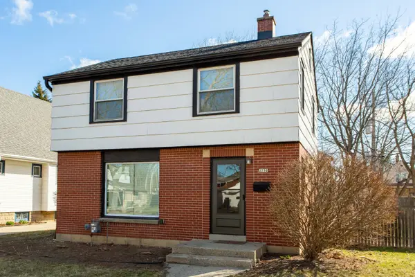 2750 N 61st St, Milwaukee, WI 53210