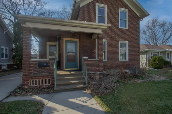 412 S 10th St, Watertown, WI 53094