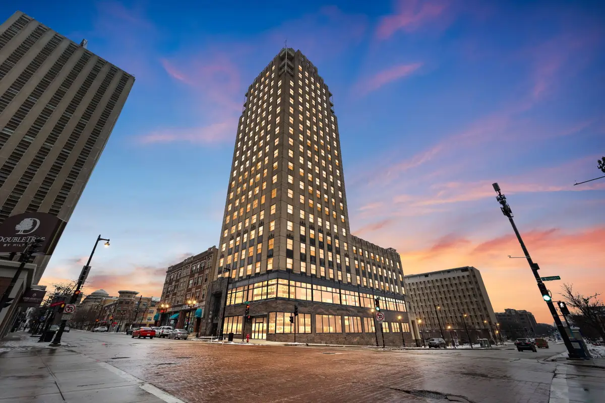 606 W Wisconsin Ave, Milwaukee, WI 53203 - #1