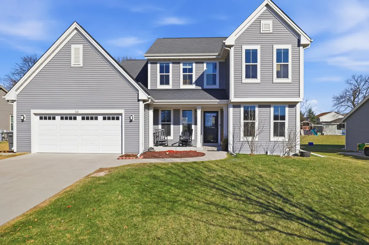 717 Chadwick Dr, Watertown, WI 53094 - #1