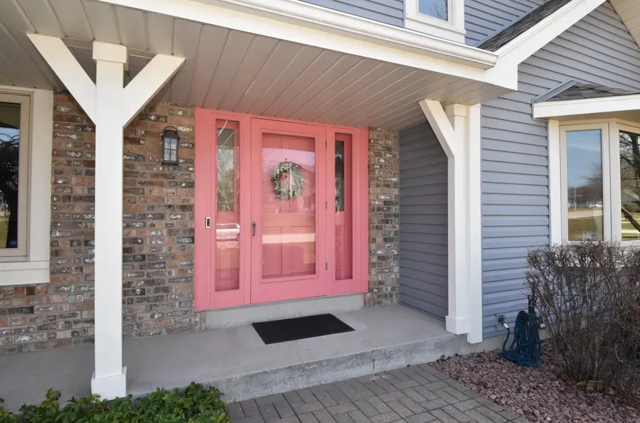 4203 W Tumblecreek Ct, Franklin, WI 53132 - #2