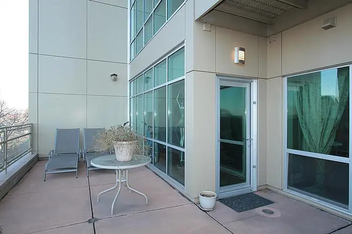 1550 E Royall Pl, Milwaukee, WI 53202 - #3