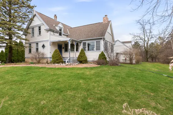 11004 N Range Line Rd, Mequon, WI 53092