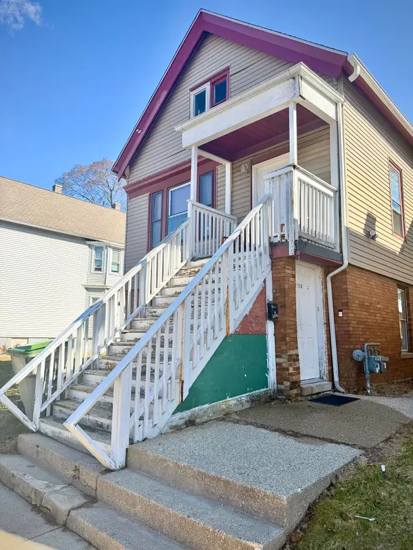 2136 S 16th St, Milwaukee, WI 53215