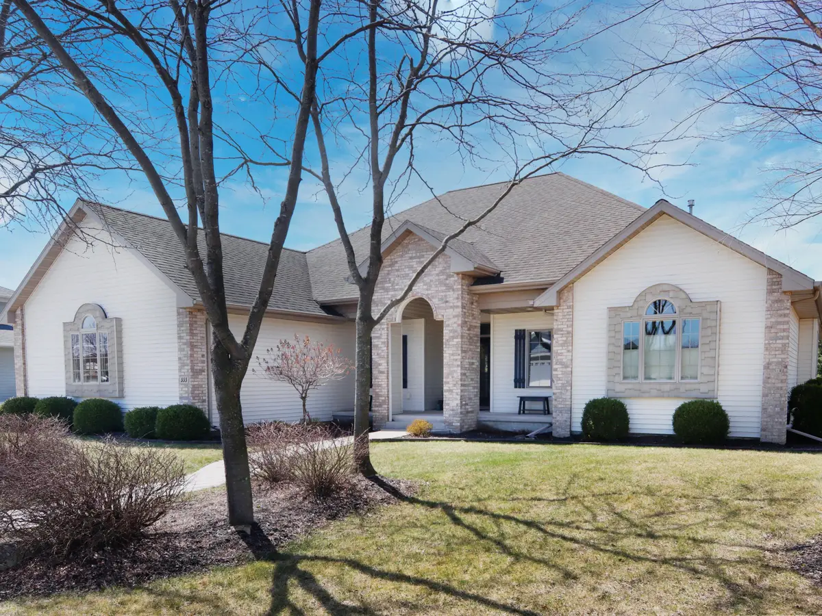 555 Moraine Dr, Elkhart Lake, WI 53020 - #1