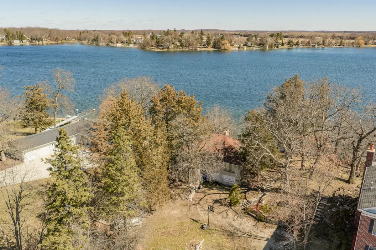 212 S Golden Lake Ln, Summit, WI 53066 - #1