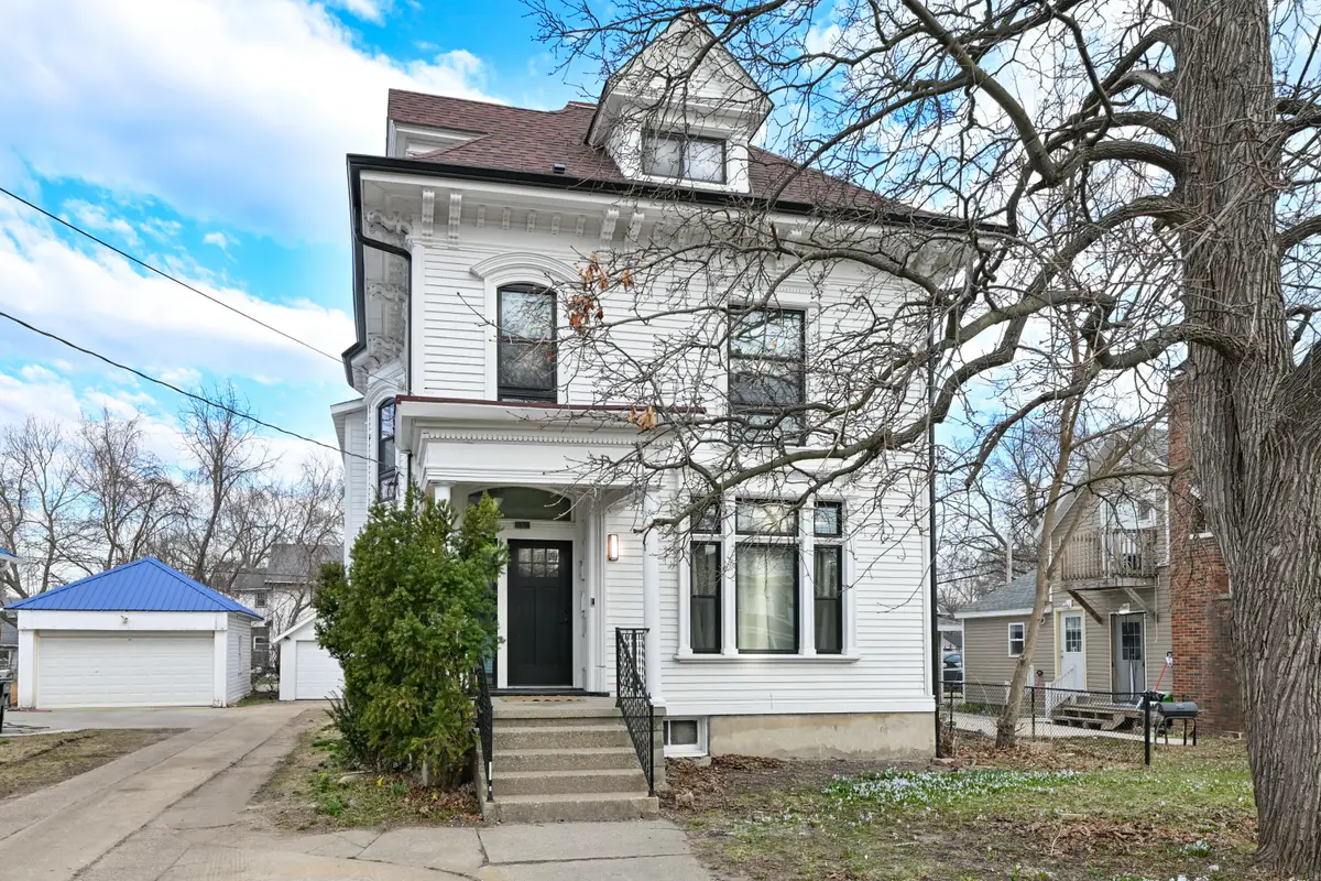 1136 Prairie Ave, Beloit, WI 53511 - #1