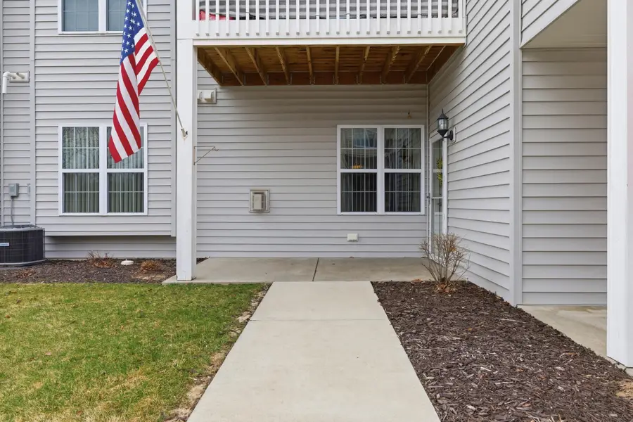 W197N16894 Stonewall Dr, Jackson, WI 53037 - #2