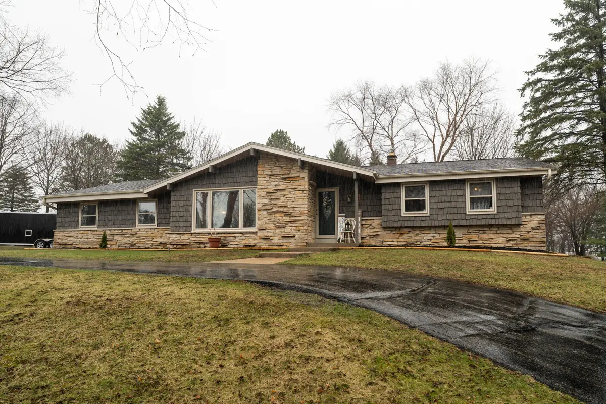 S83W27570 Beaver Trl, Vernon, WI 53149 - #1