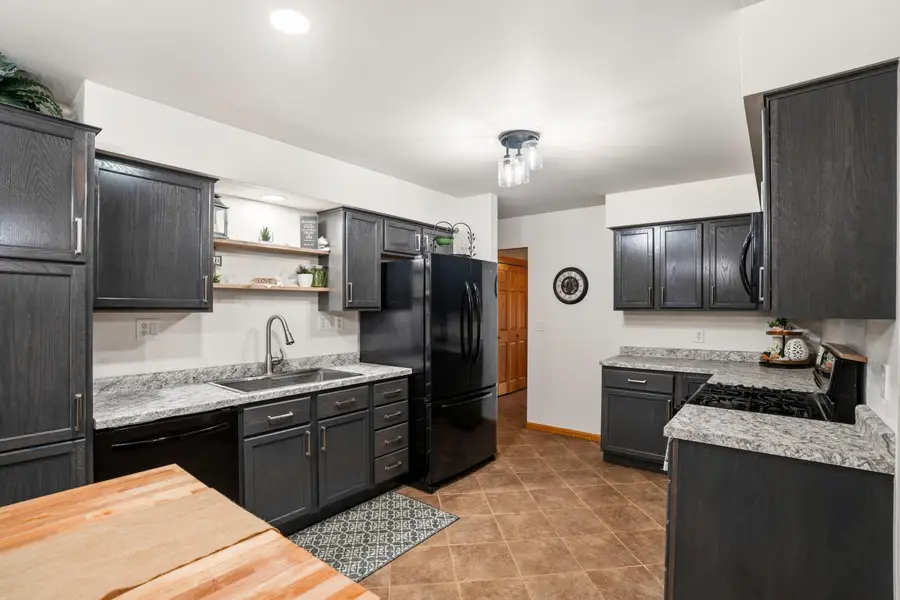 S83W27570 Beaver Trl, Vernon, WI 53149 - #2