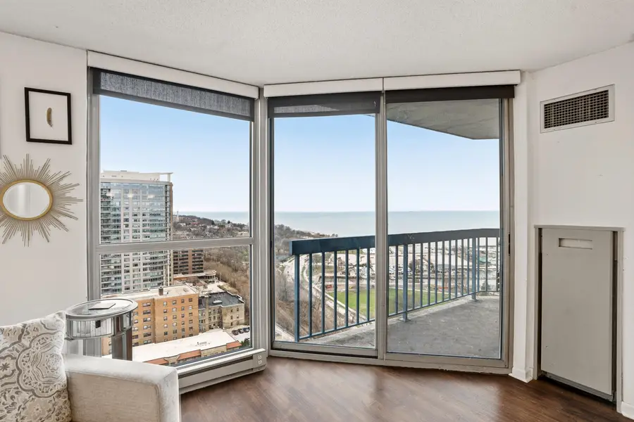 1660 N Prospect Ave, Milwaukee, WI 53202 - #3